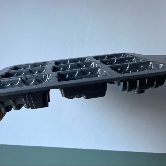 Nordicware train cake pan 5 cups - Picture 8 of 13